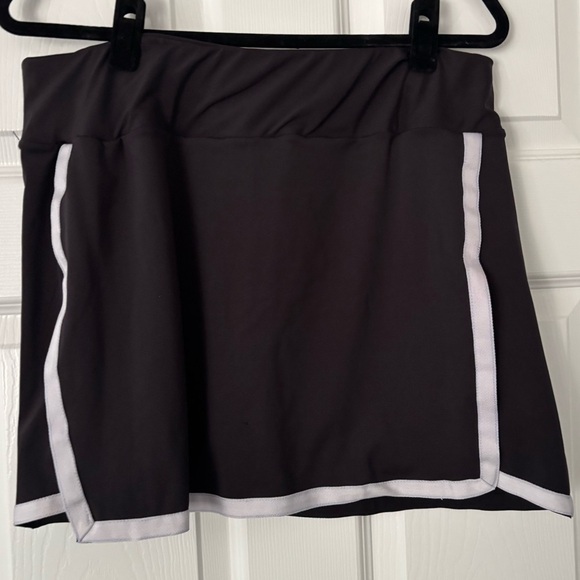 Ease of Motion Size L Athletic Skirt - Picture 1 of 5